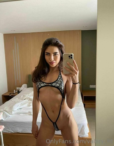 valery fit pornstar pretty photo
