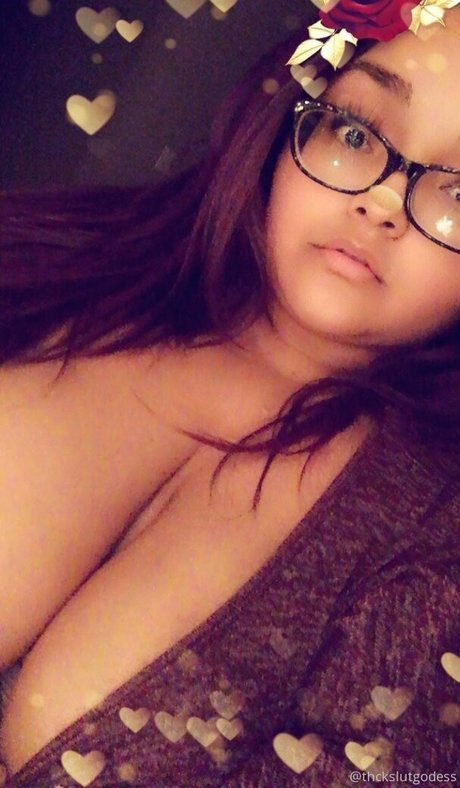 thckslutgoddess pornstar naked image