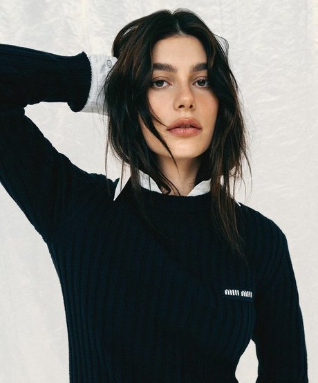 Camila Morrone naked model img