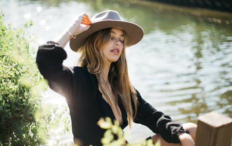 Camila Morrone hd star pictures