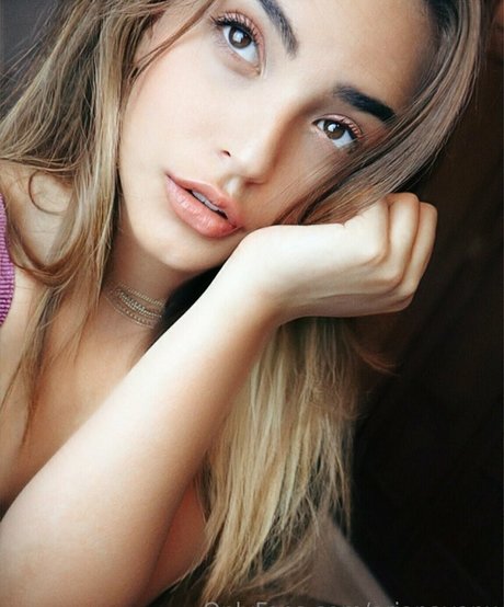 arianavanx naked pornstar gallery