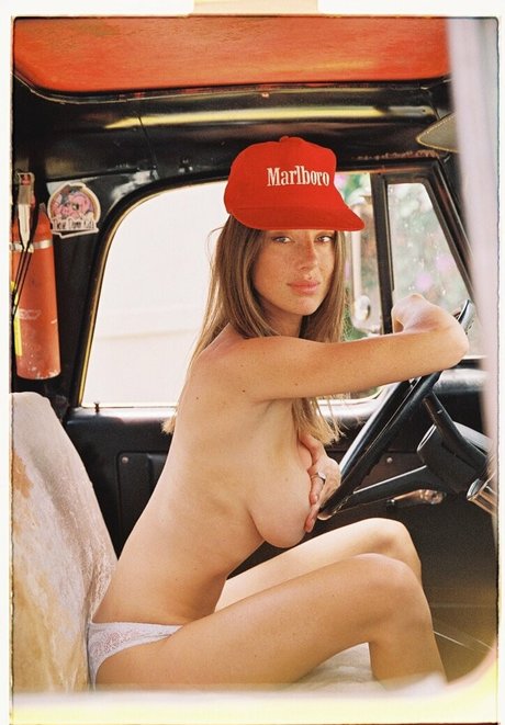 Amanda Tutschek erotic actress photo