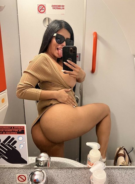 female onlyfans hot nude picture