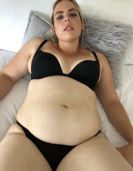 eatee pornstar beautiful picture