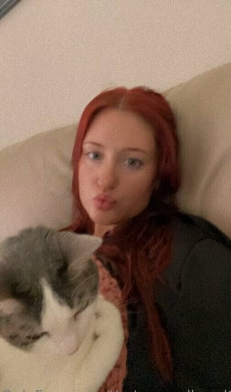 thatoneredhead0153 best model pictures