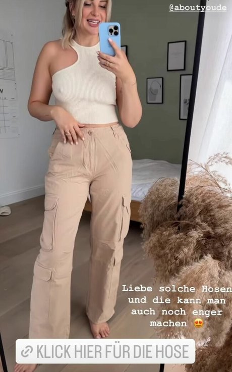 Maren Wolf pornstar images