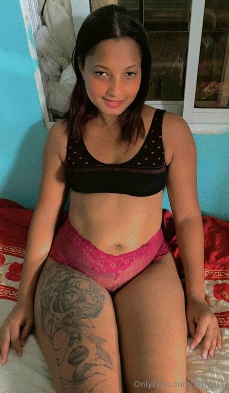 tatiyuss sexy model image
