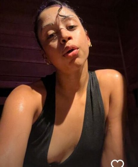 Liza Koshy model pretty photo