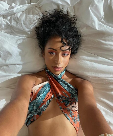 Liza Koshy model sex galleries
