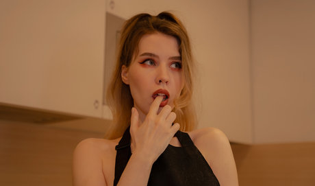 Mood Asmr model free photo