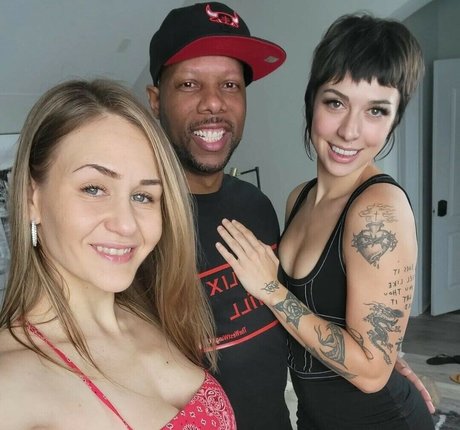 TheWestWingXXX pornstar erotic archive