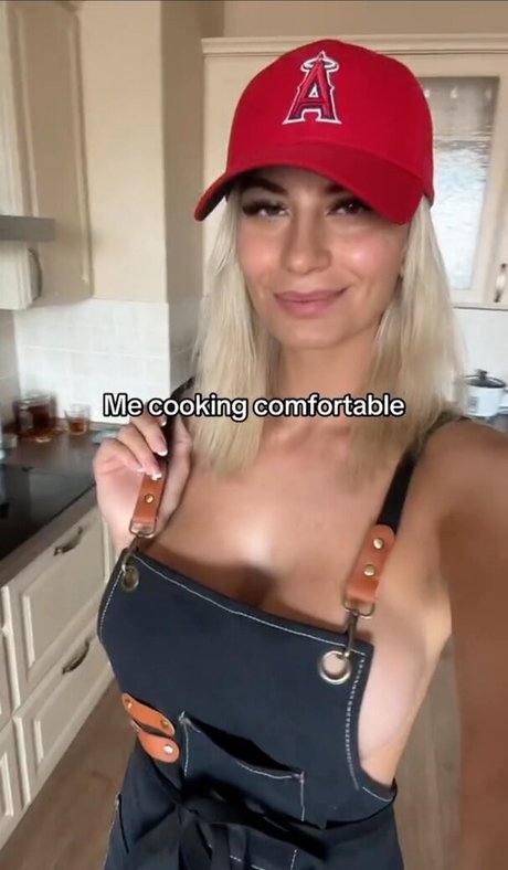 Chef Juli exclusive pornstar pic
