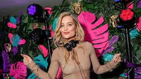 Laura Whitmore top profile image