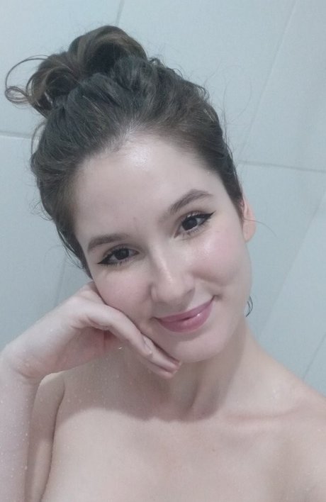 Srta Bonnie model sexy pictures