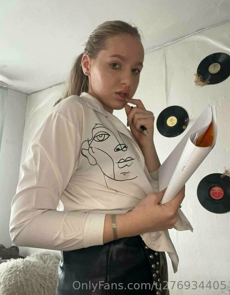 eveline hot adult model pic