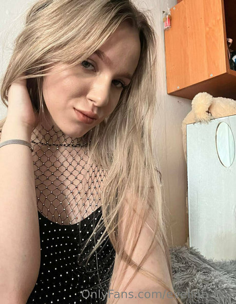 eveline hot pornstar pretty pics