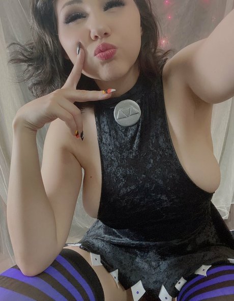 Kobaebeefboo erotic model image