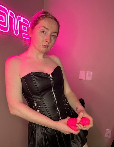 skinny petite onlyfans top images