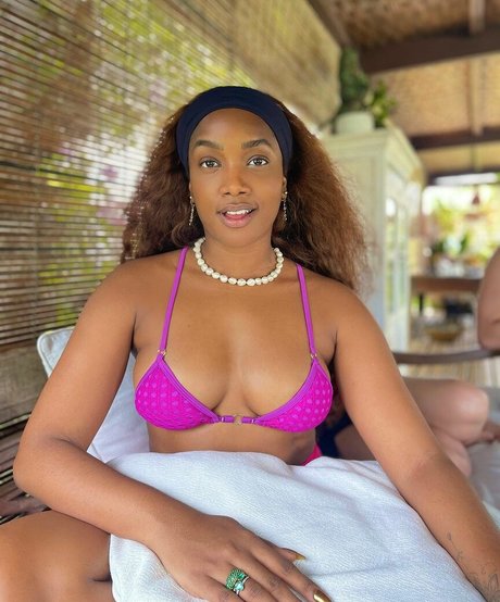 Izza Cantora star porn photos