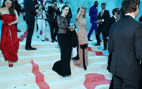 Rachel Brosnahan beautiful star gallery