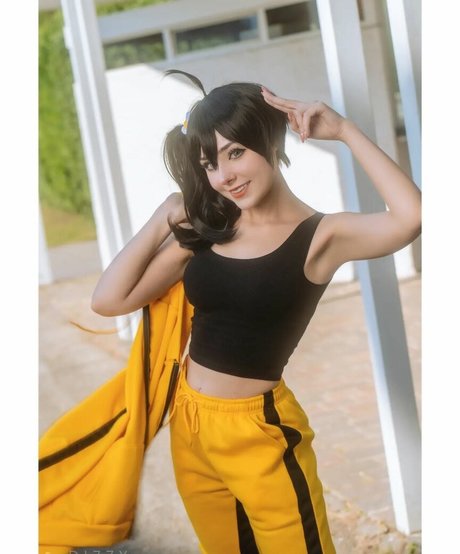 Nymphahri model adult picture