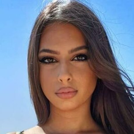 Eva Savagiou hd actress photo