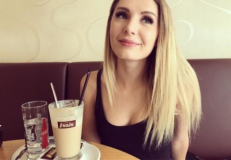 Lauren Southern model archive