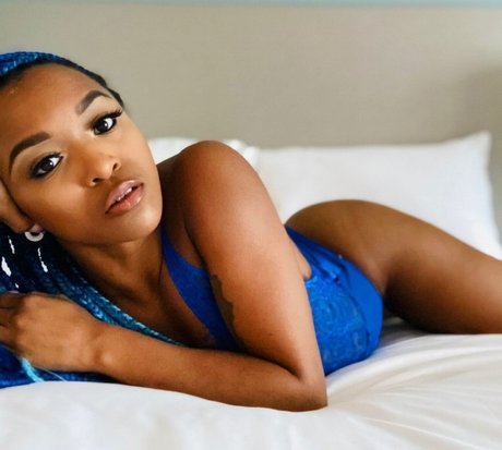 Kiera Hogan nude star img