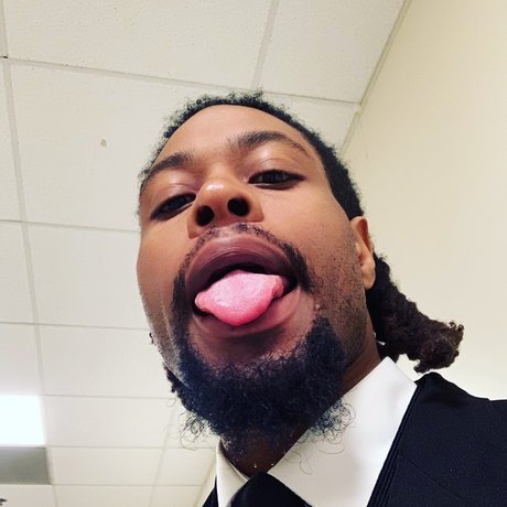 Leonardo Da Bitches  top profile image