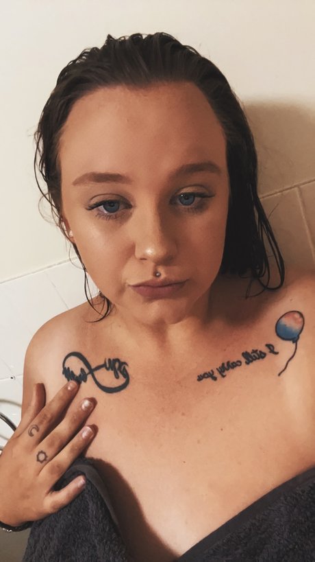 Lilwap nude actress photo