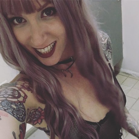 LilNess HotMess pornstar xxx photo
