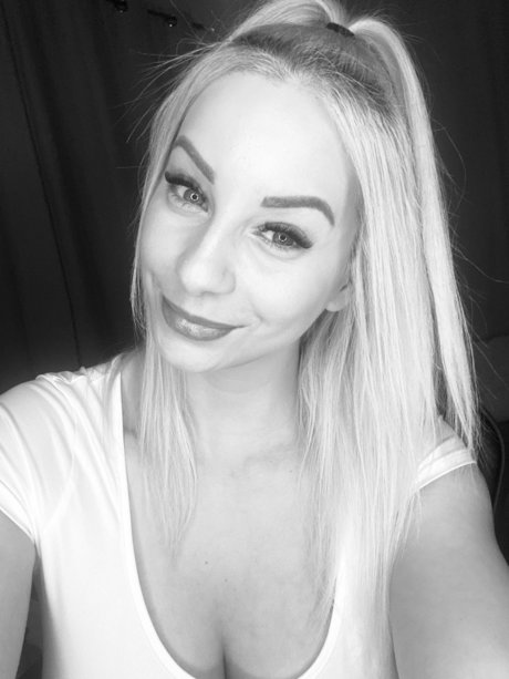 Lilian Monroe pornstar high quality gallery