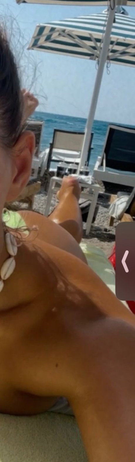K K model nude picture