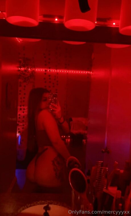mercyyyxx sexy model galleries