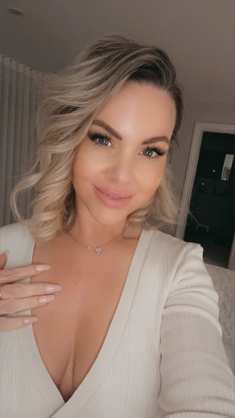 pawg selfie onlyfans beautiful naked pics