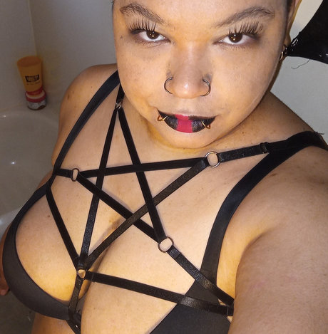 MrsMischief pornstar pretty images