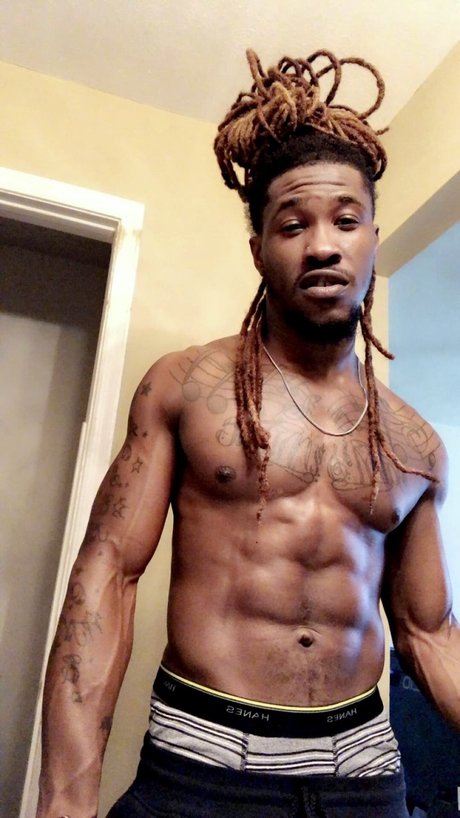 BIG STEPPA model exclusive photos