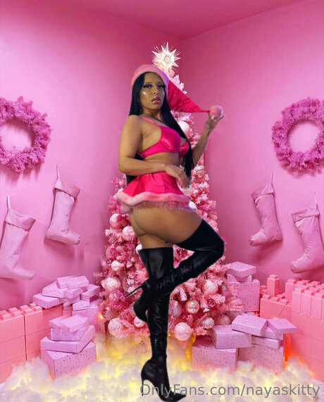 Naya hot pornstar photos