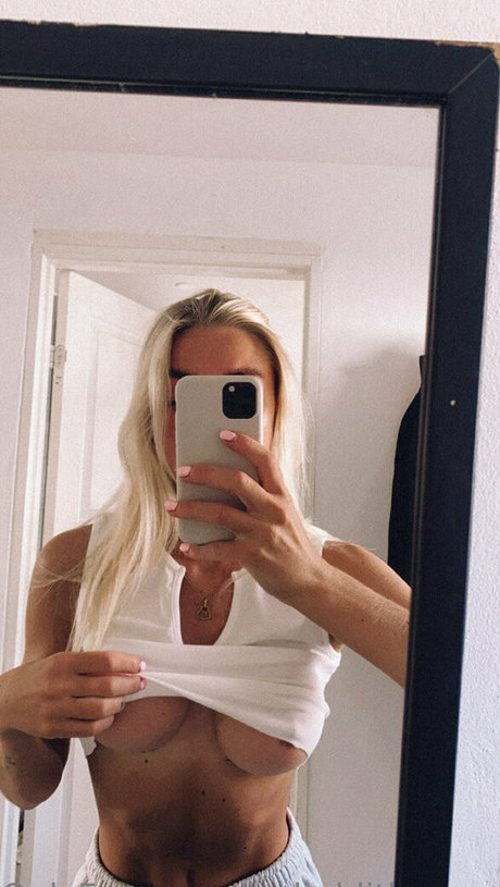 isabelditlevsen model exclusive galleries