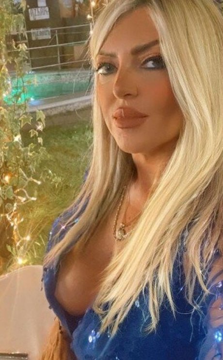 Flaviana Basta model perfect img