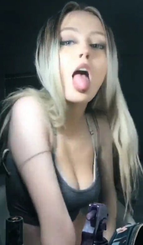 Tori Hodes pornographic model pic