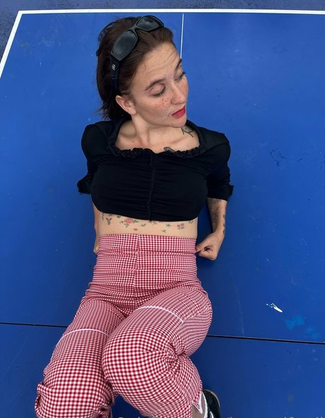 lamamifertil nude star images