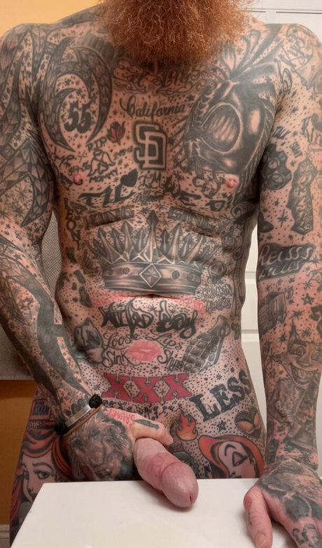 tattedgingy model erotic pic