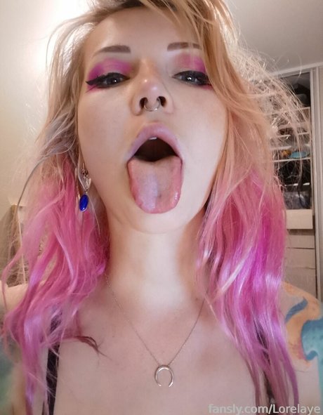 Lorelaye model adult pic