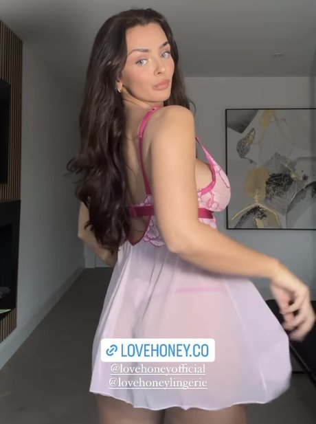 Kady McDermott star sexy img
