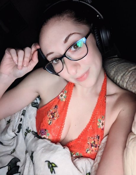 Ellie Hayden pornstar naked pic