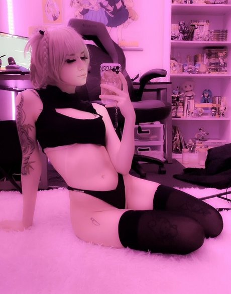 Babivmpr naked model image