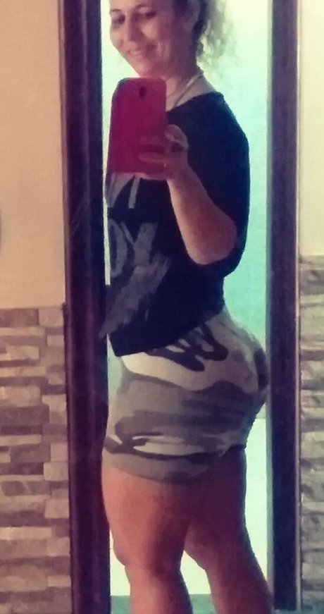 Soninha Coroa free pornstar images
