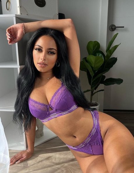 jonica model naked photo