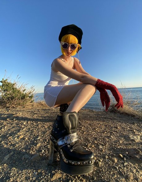 Tessa Violet pornstar perfect photo